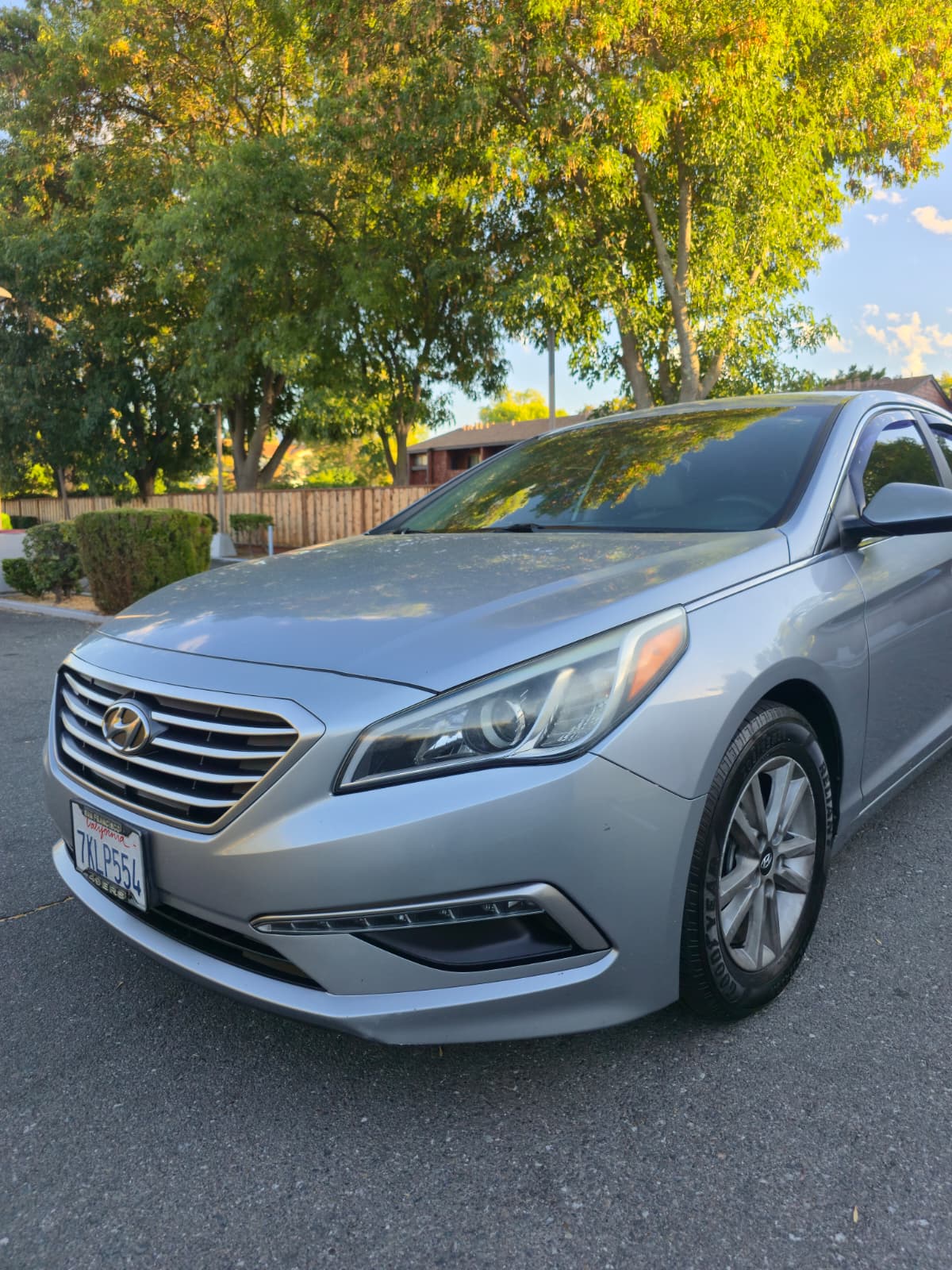 2015 Hyundai Sonata SE thumbnail 2