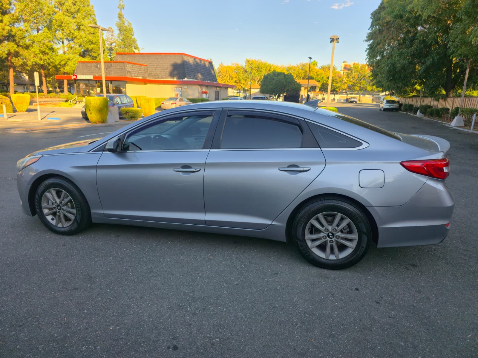 2015 Hyundai Sonata SE thumbnail 6