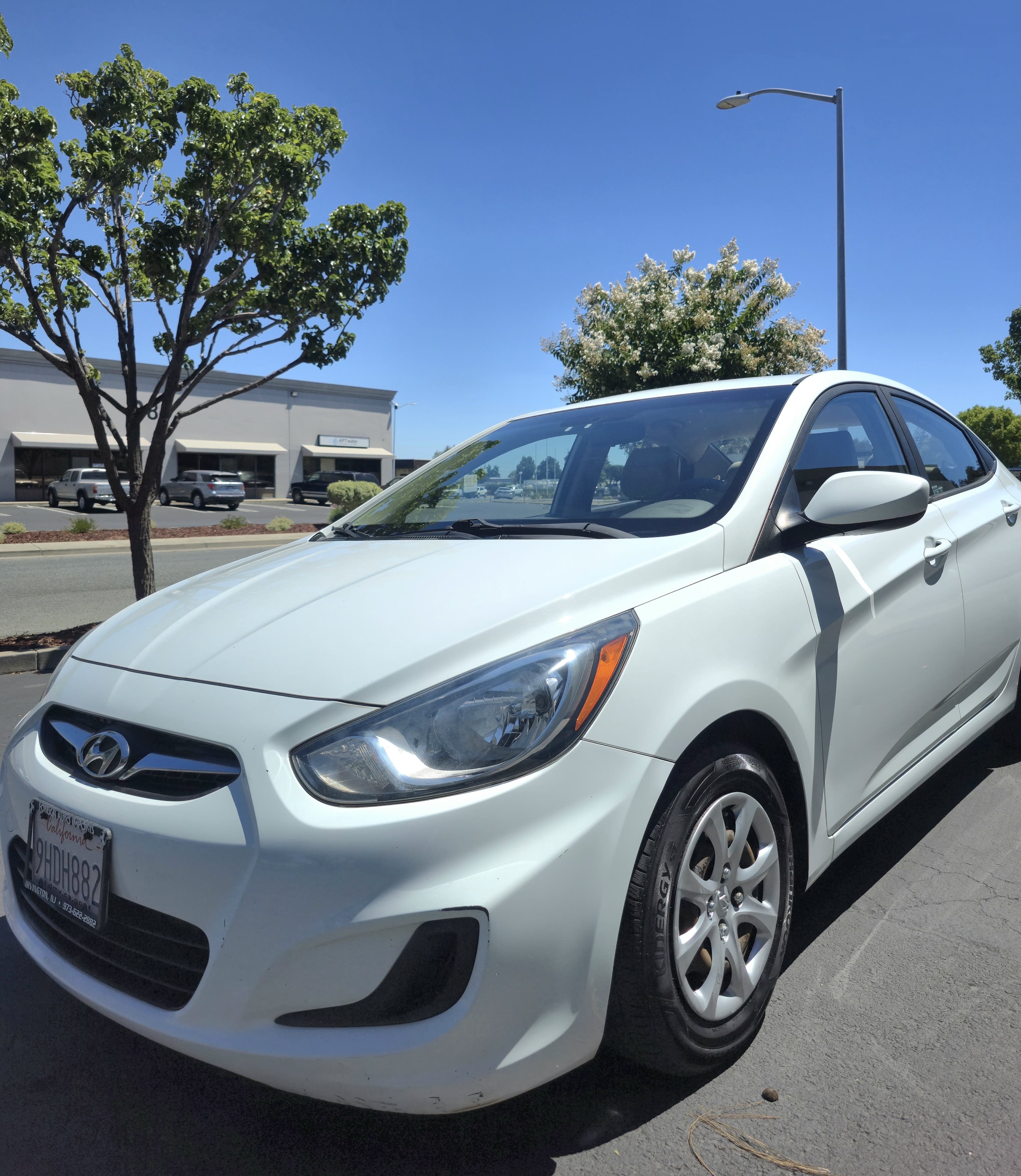 2014 Hyundai Accent GLS thumbnail 2