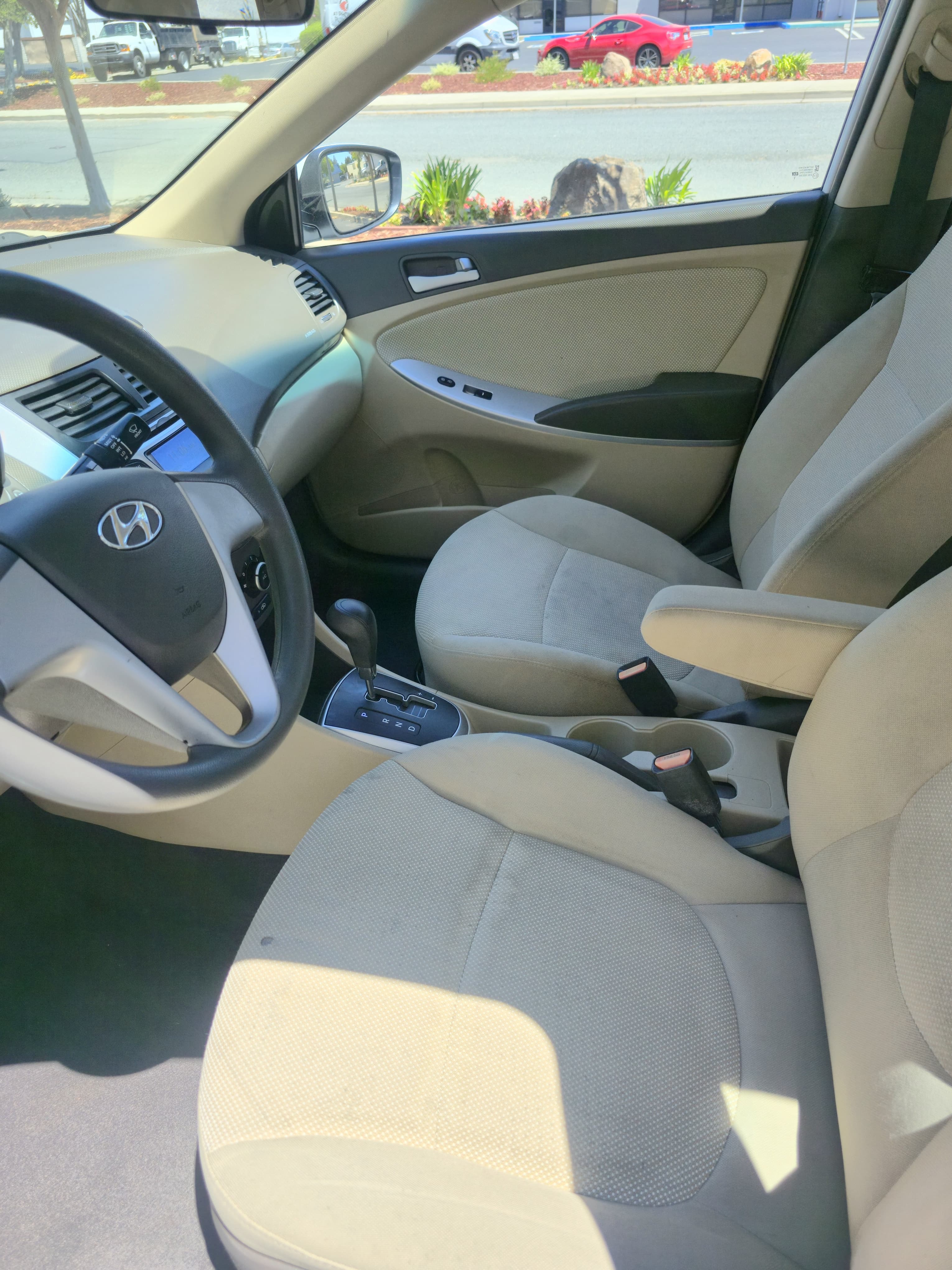 2014 Hyundai Accent GLS thumbnail 9