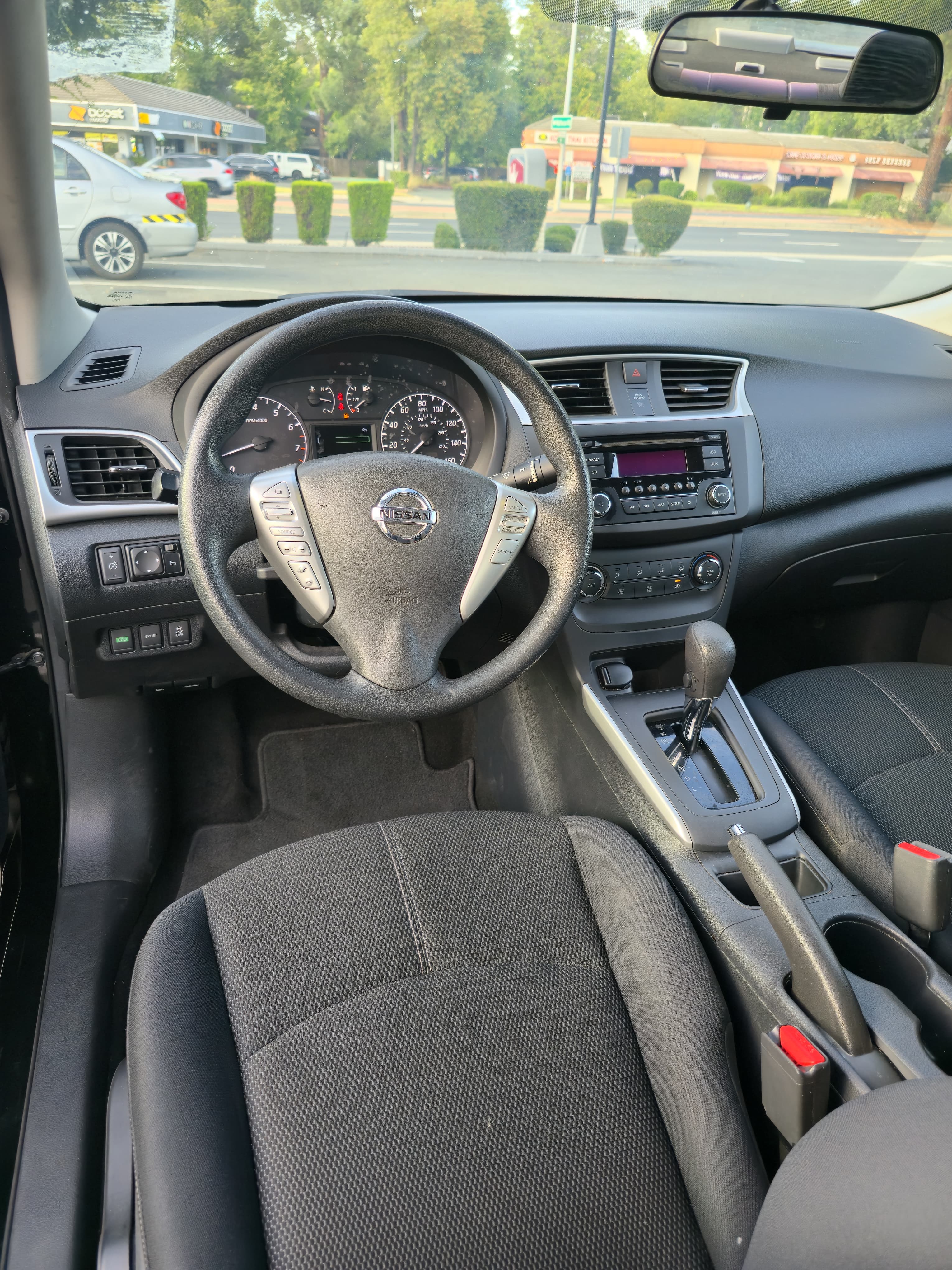 2017 Nissan Sentra S thumbnail 7