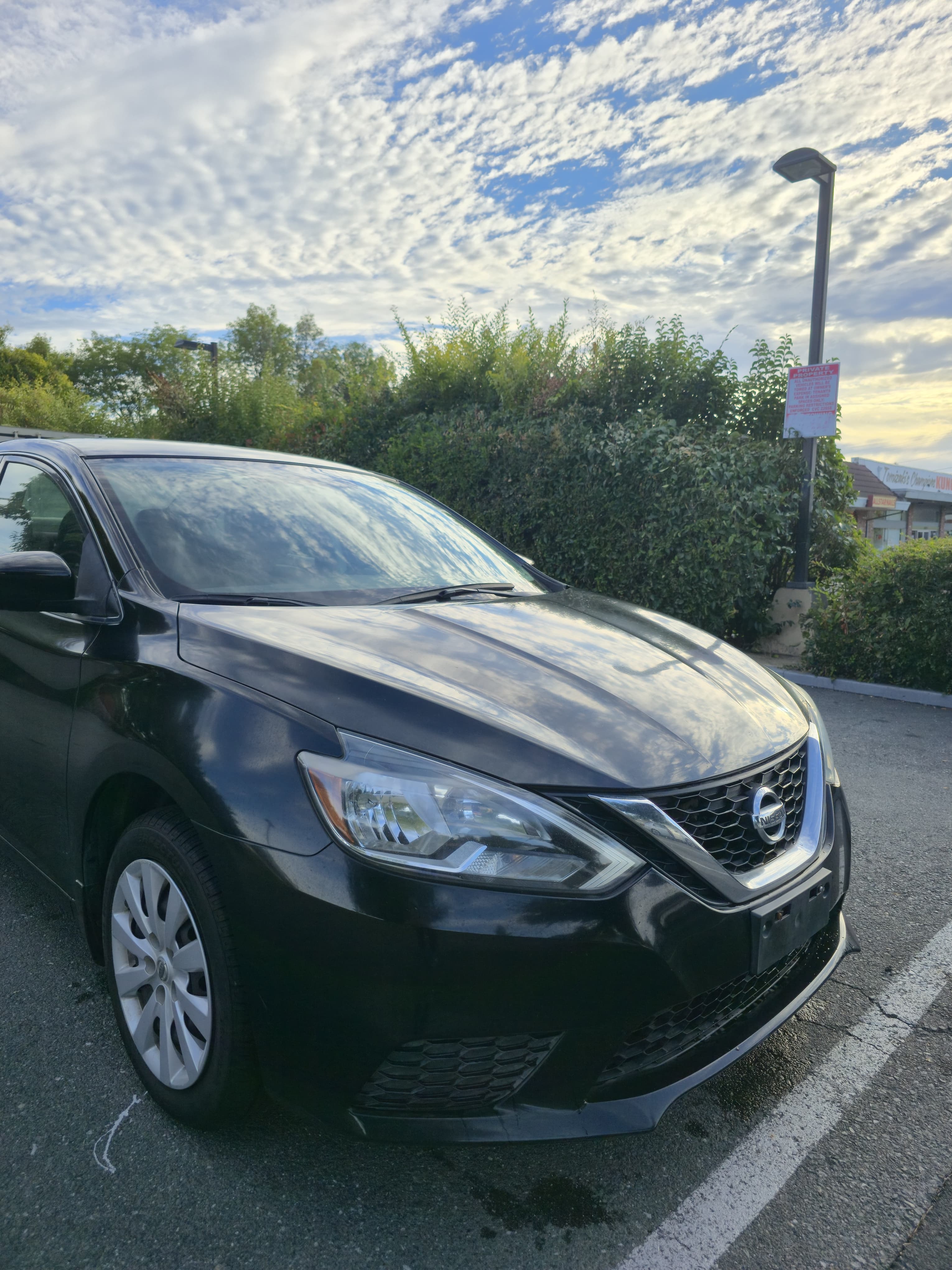 2017 Nissan Sentra S thumbnail 3