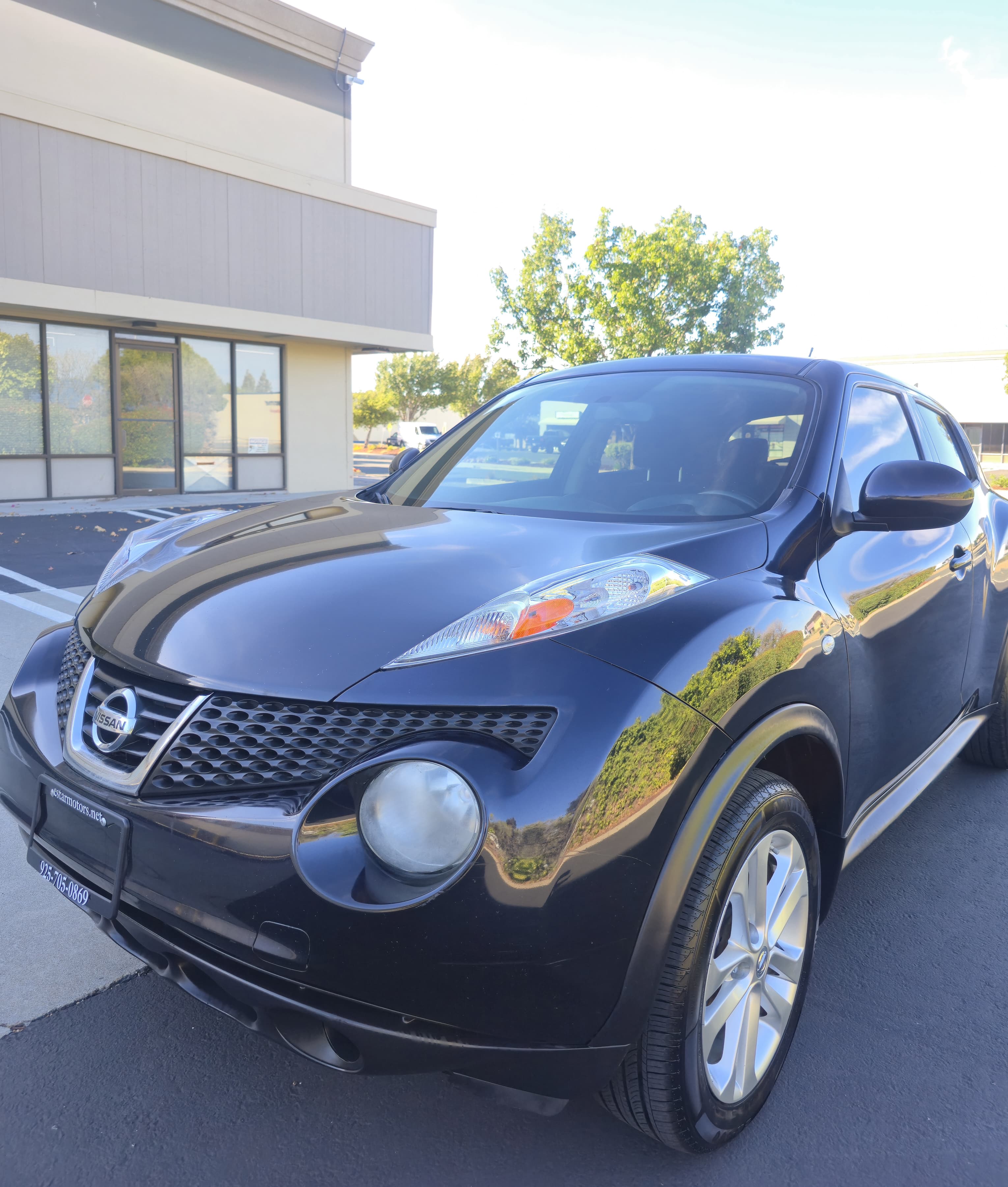 2014 Nissan Juke SV thumbnail 2