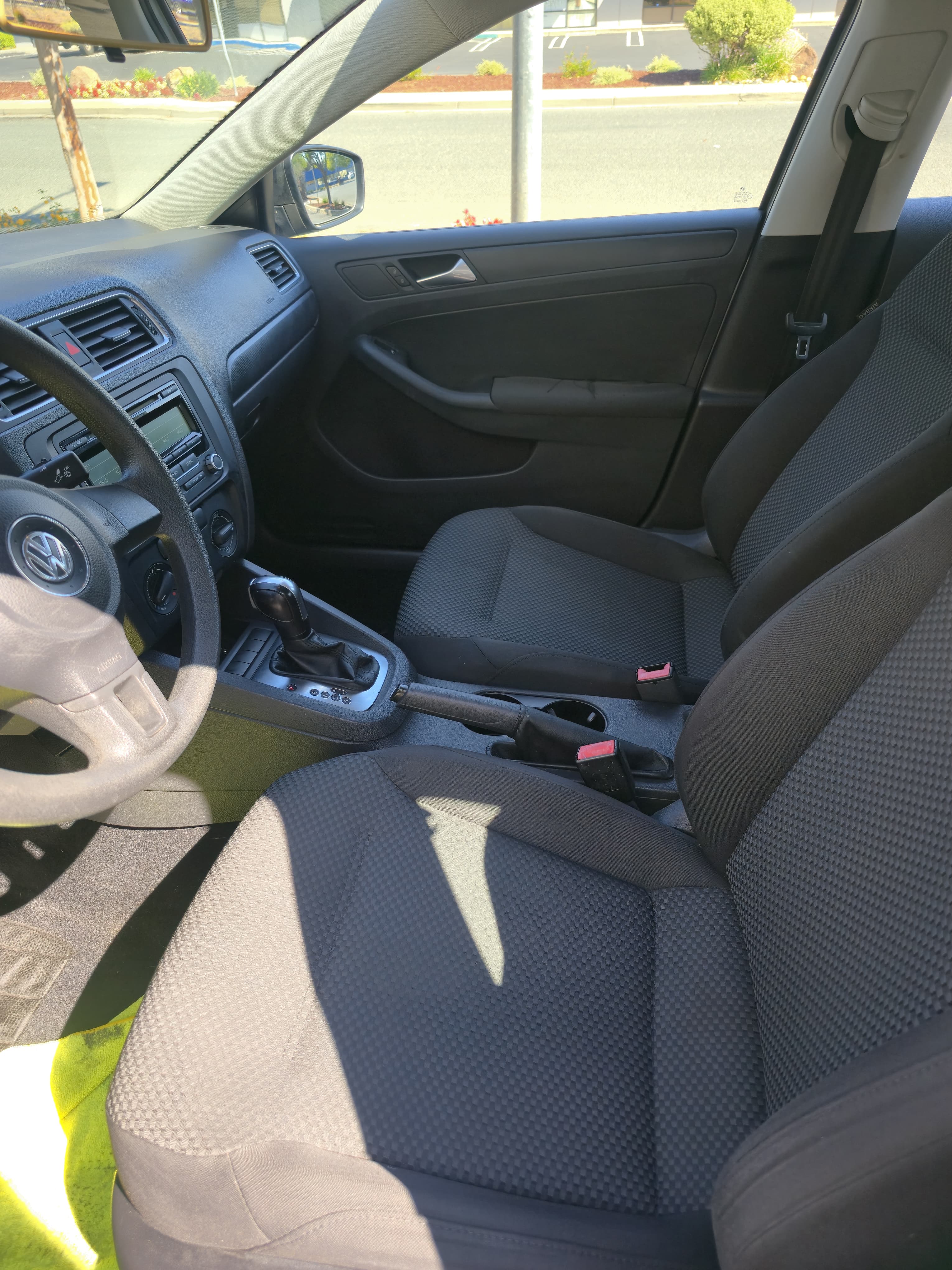 2012 Volkswagen Jetta thumbnail 9