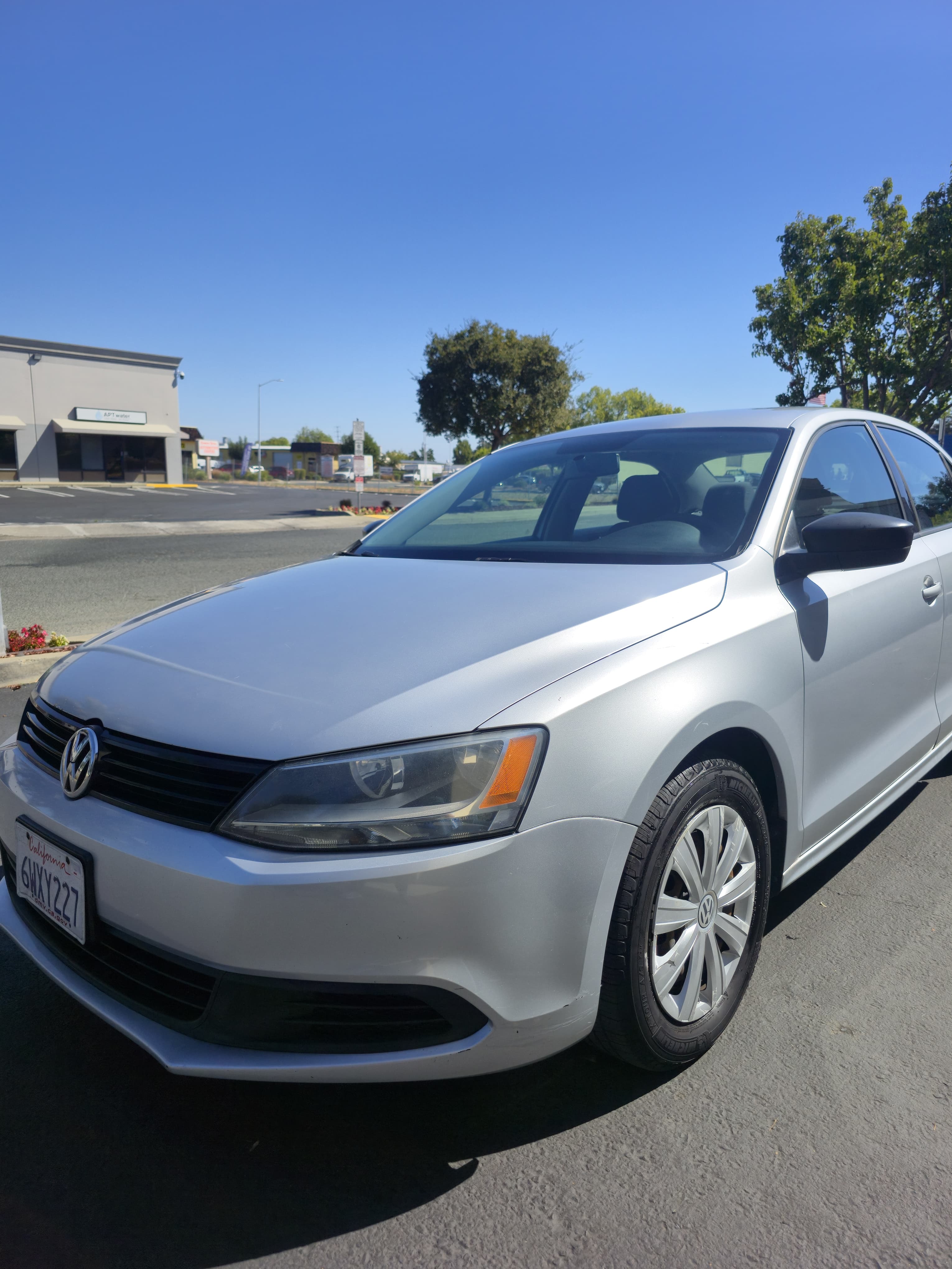 2012 Volkswagen Jetta thumbnail 2