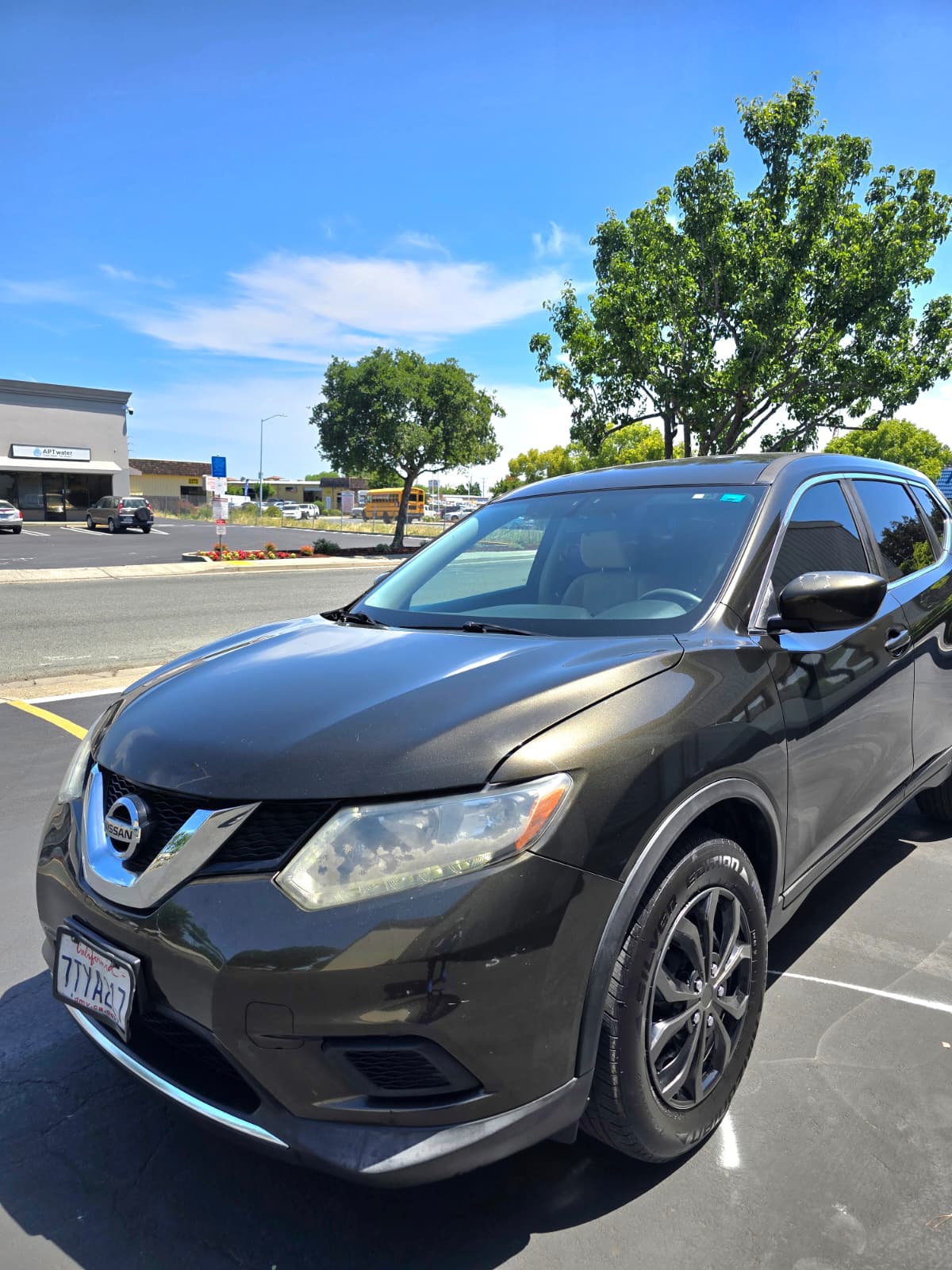2016 Nissan Rogue S thumbnail 2