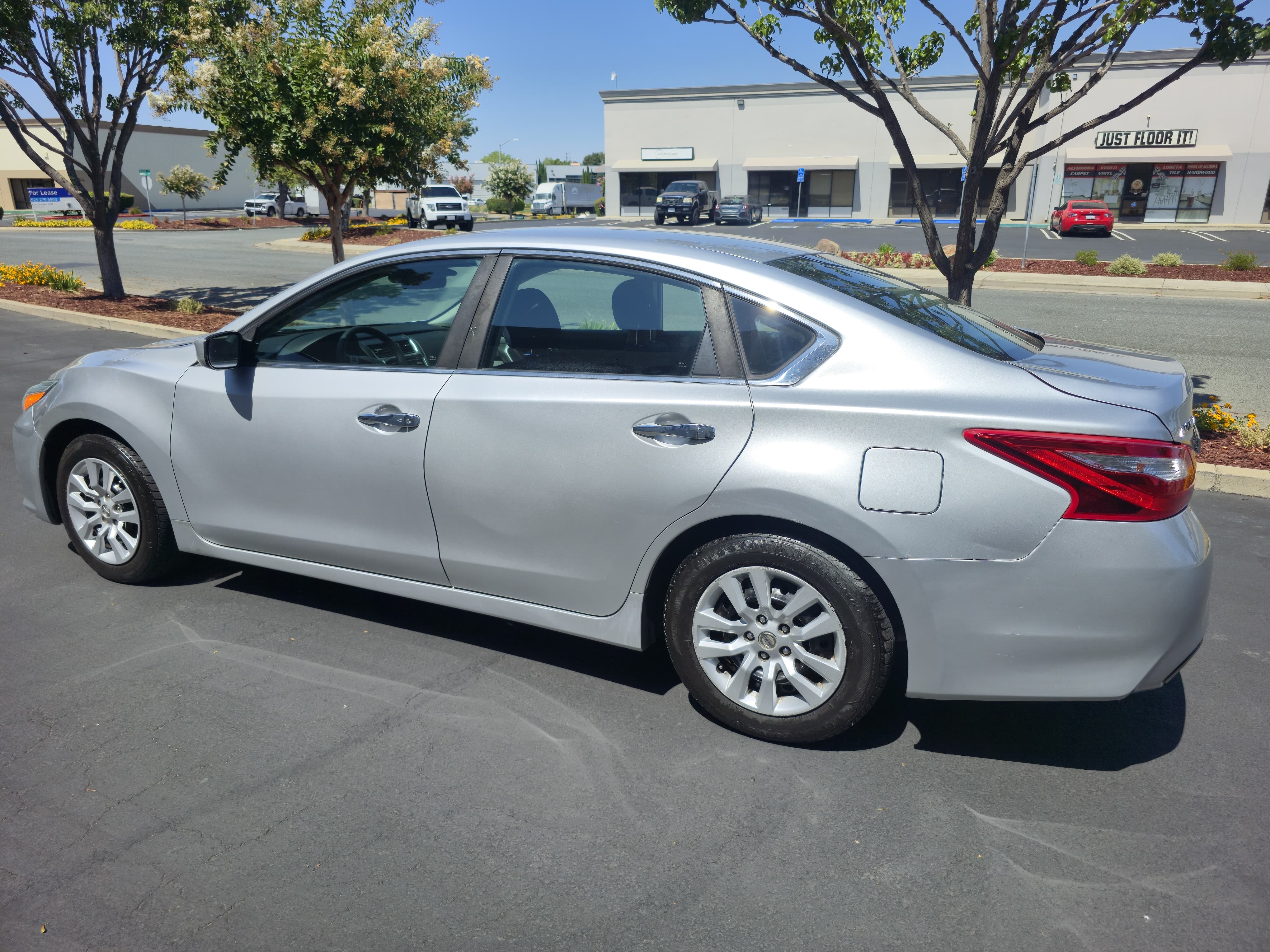 2016 Nissan Altima S thumbnail 6