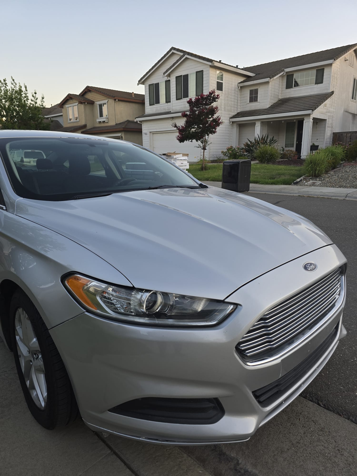 2016 Ford Fusion SE thumbnail 2