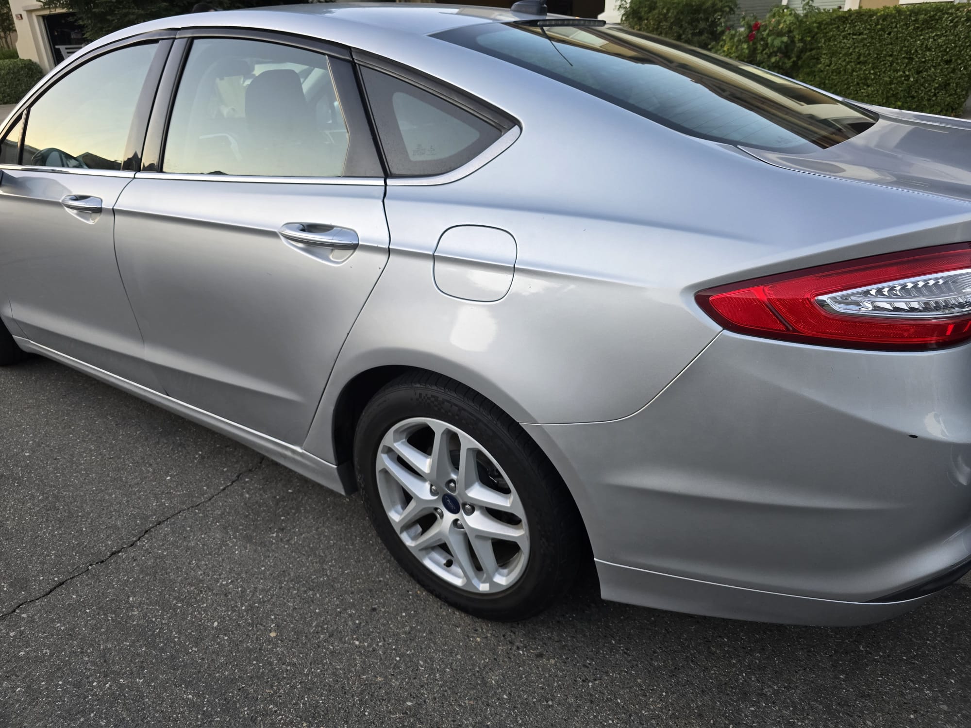 2016 Ford Fusion SE thumbnail 6