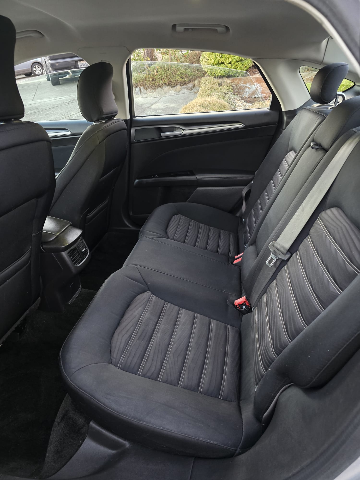 2016 Ford Fusion SE thumbnail 9
