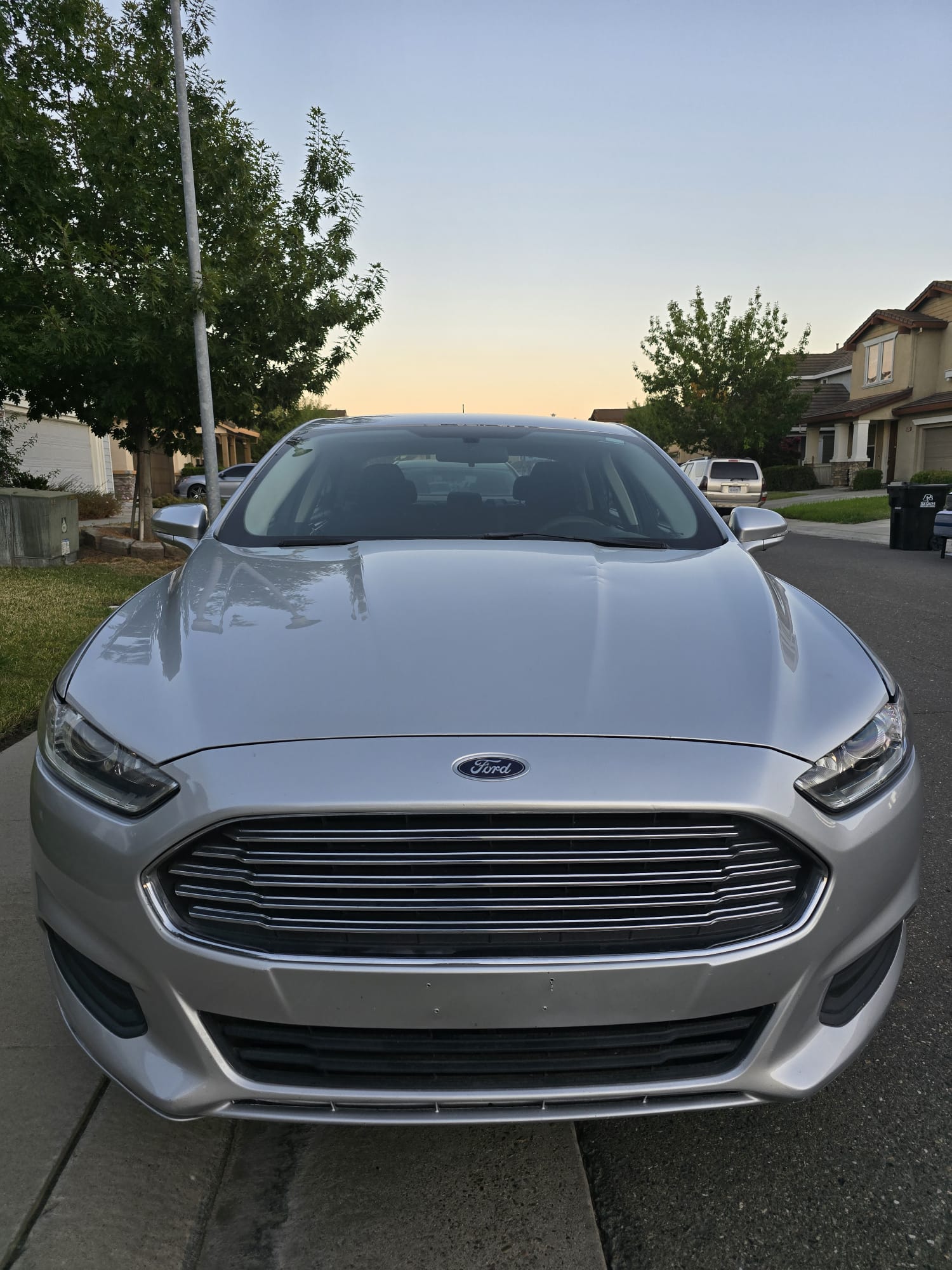 2016 Ford Fusion SE image 1