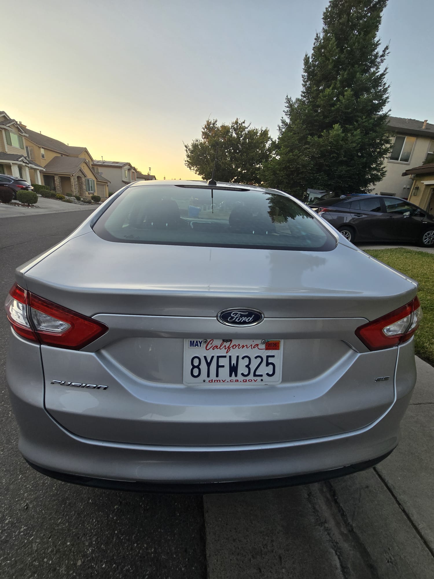 2016 Ford Fusion SE thumbnail 4