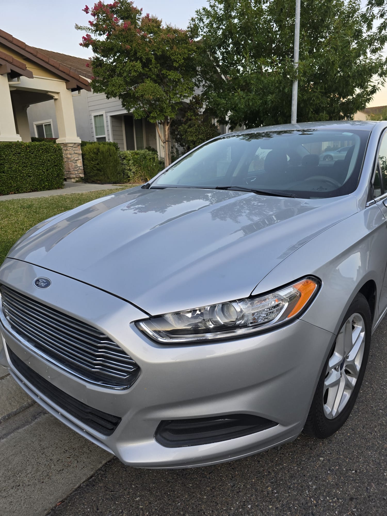 2016 Ford Fusion SE thumbnail 3