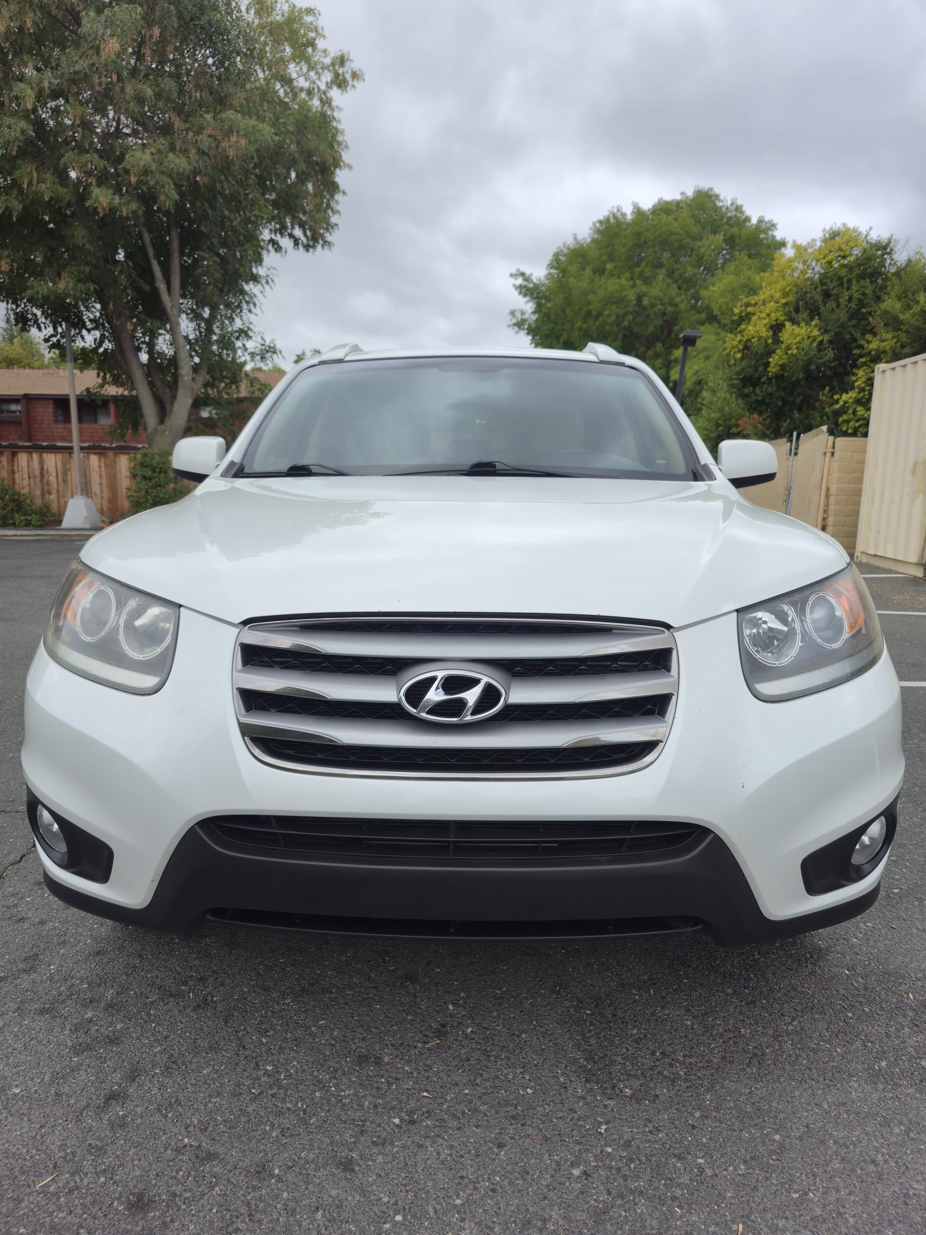 2012 Hyundai Santa FE Limited image 1