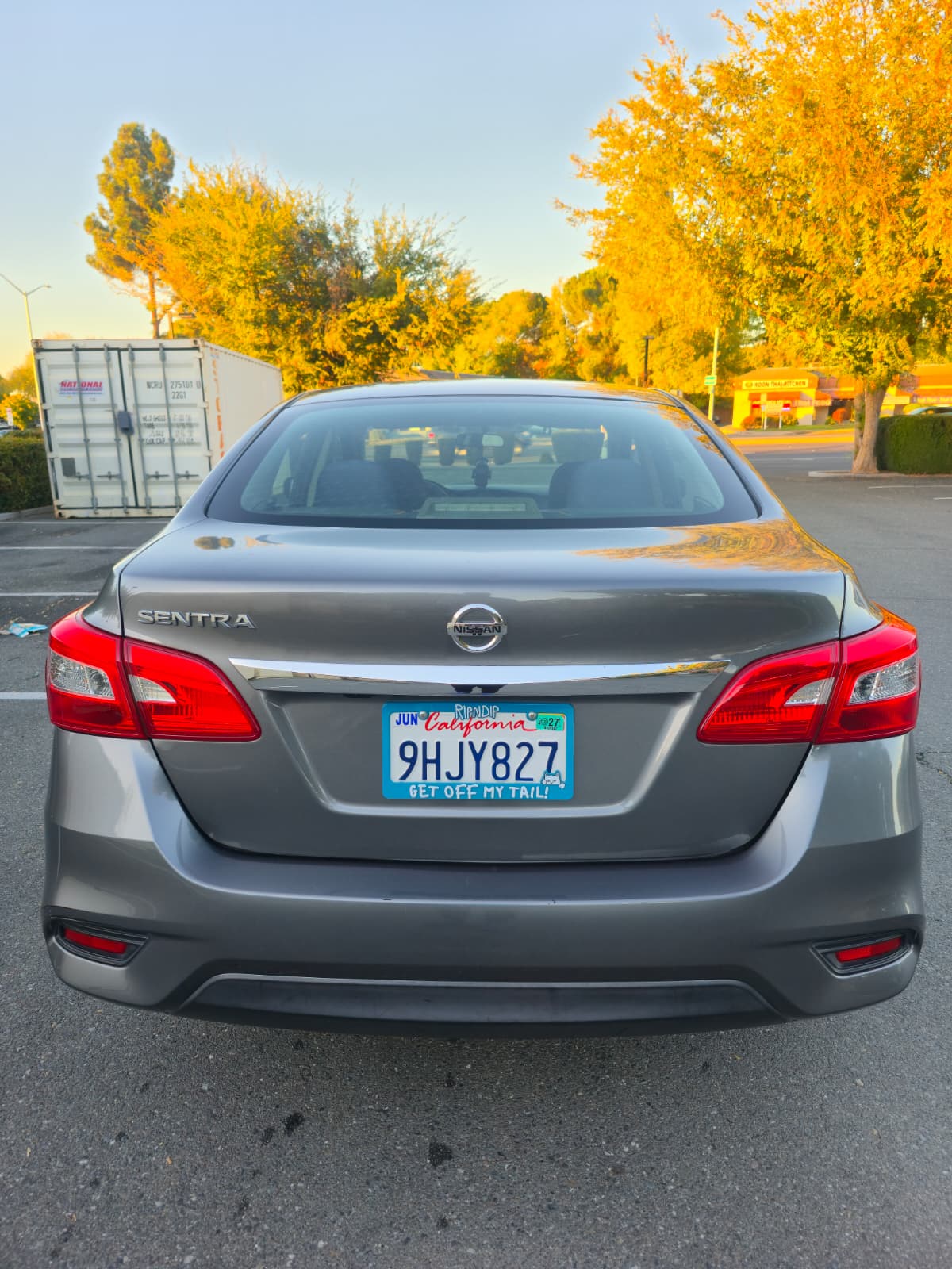 2019 Nissan Sentra S thumbnail 4