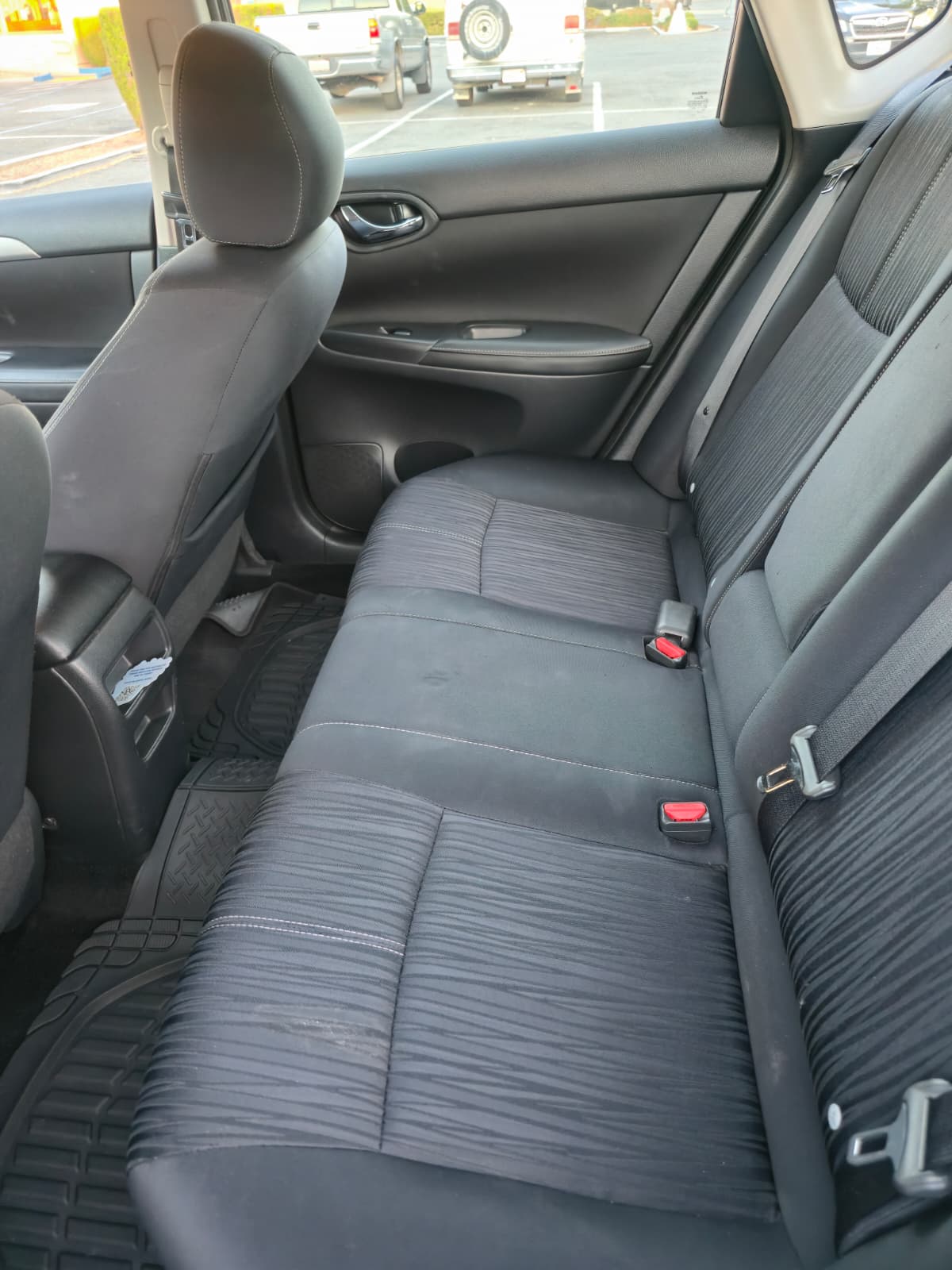 2019 Nissan Sentra S thumbnail 10