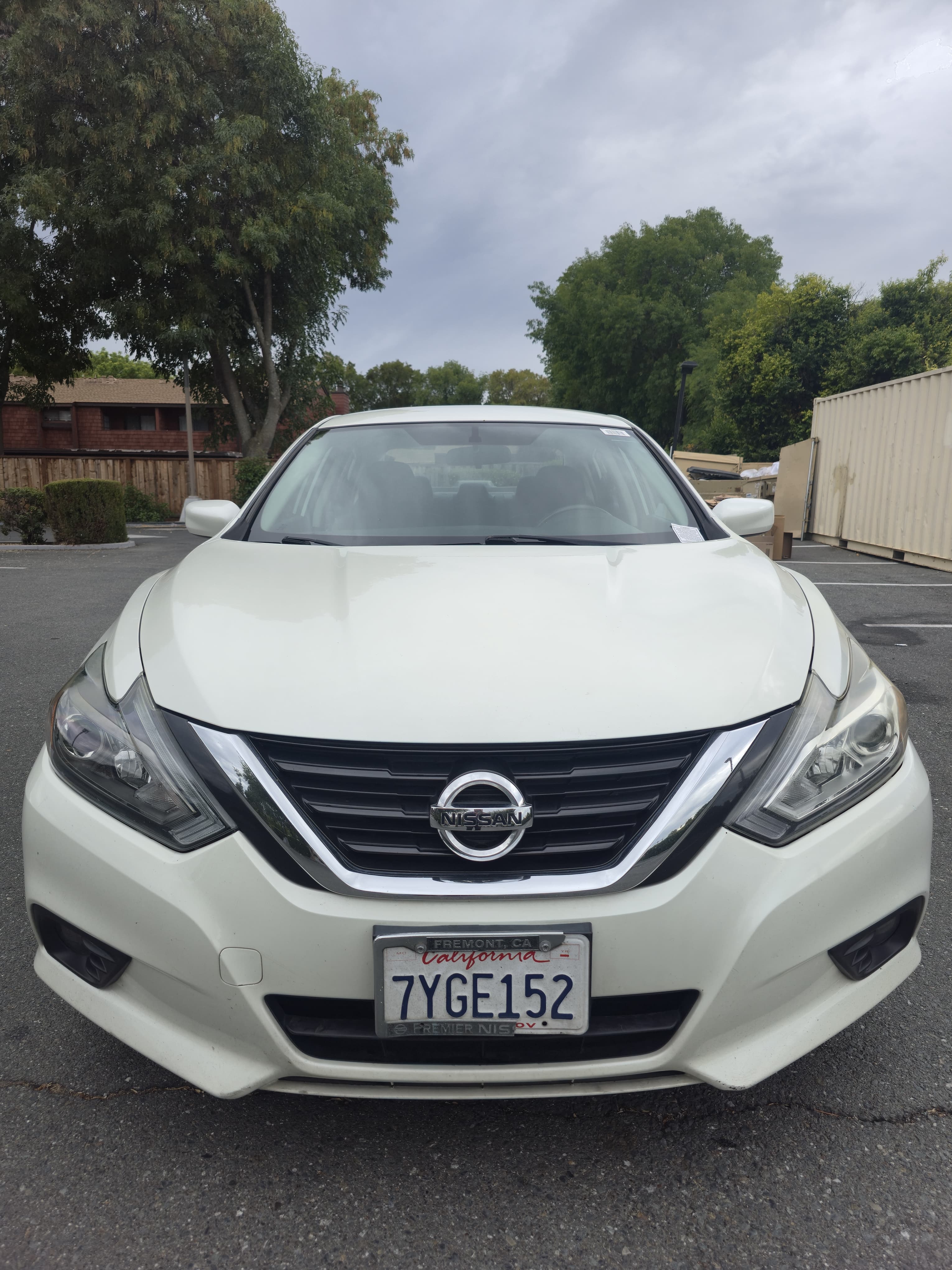 2017 Nissan Altima SR image 1