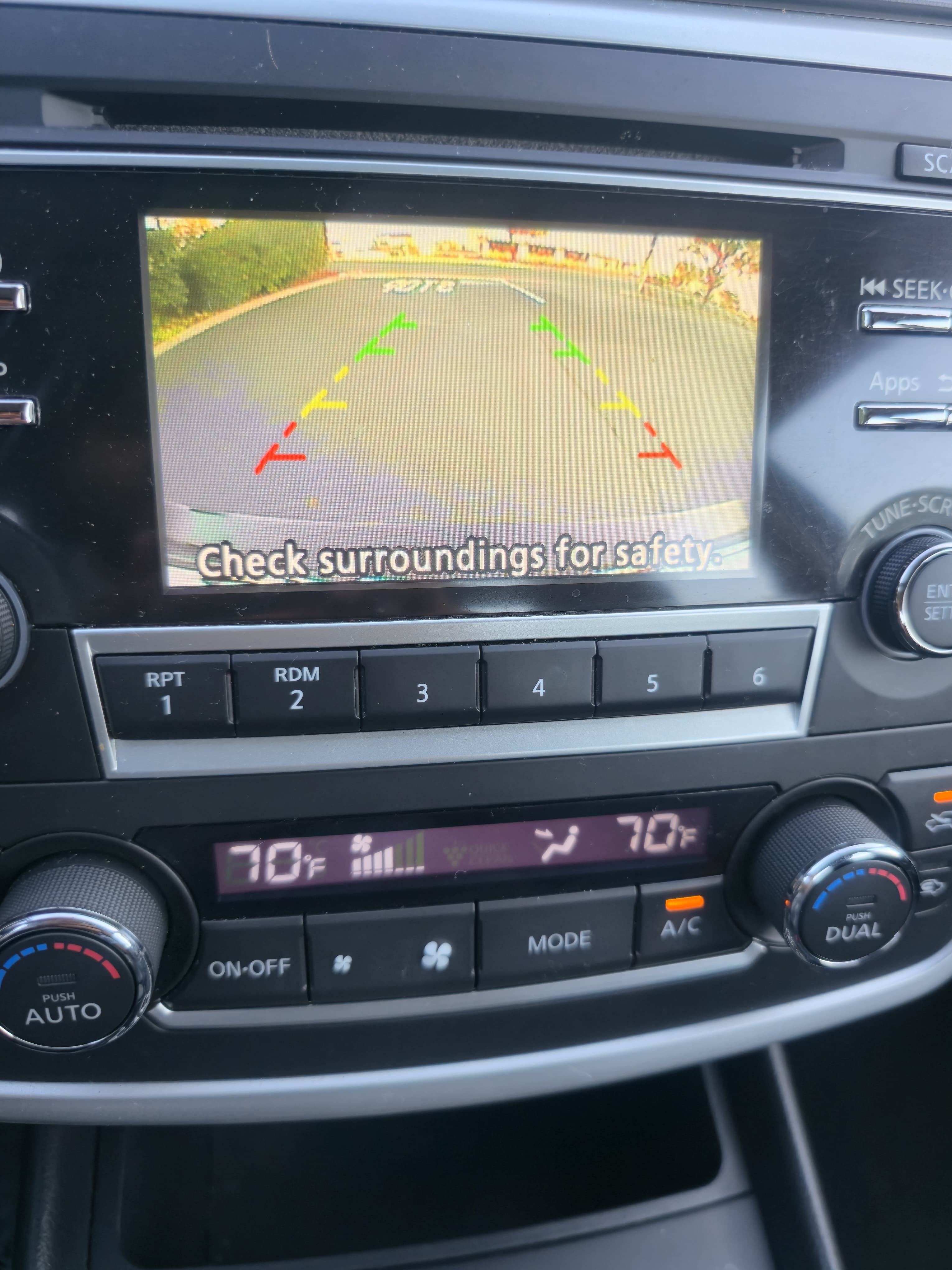 2016 Nissan Altima SV thumbnail 11
