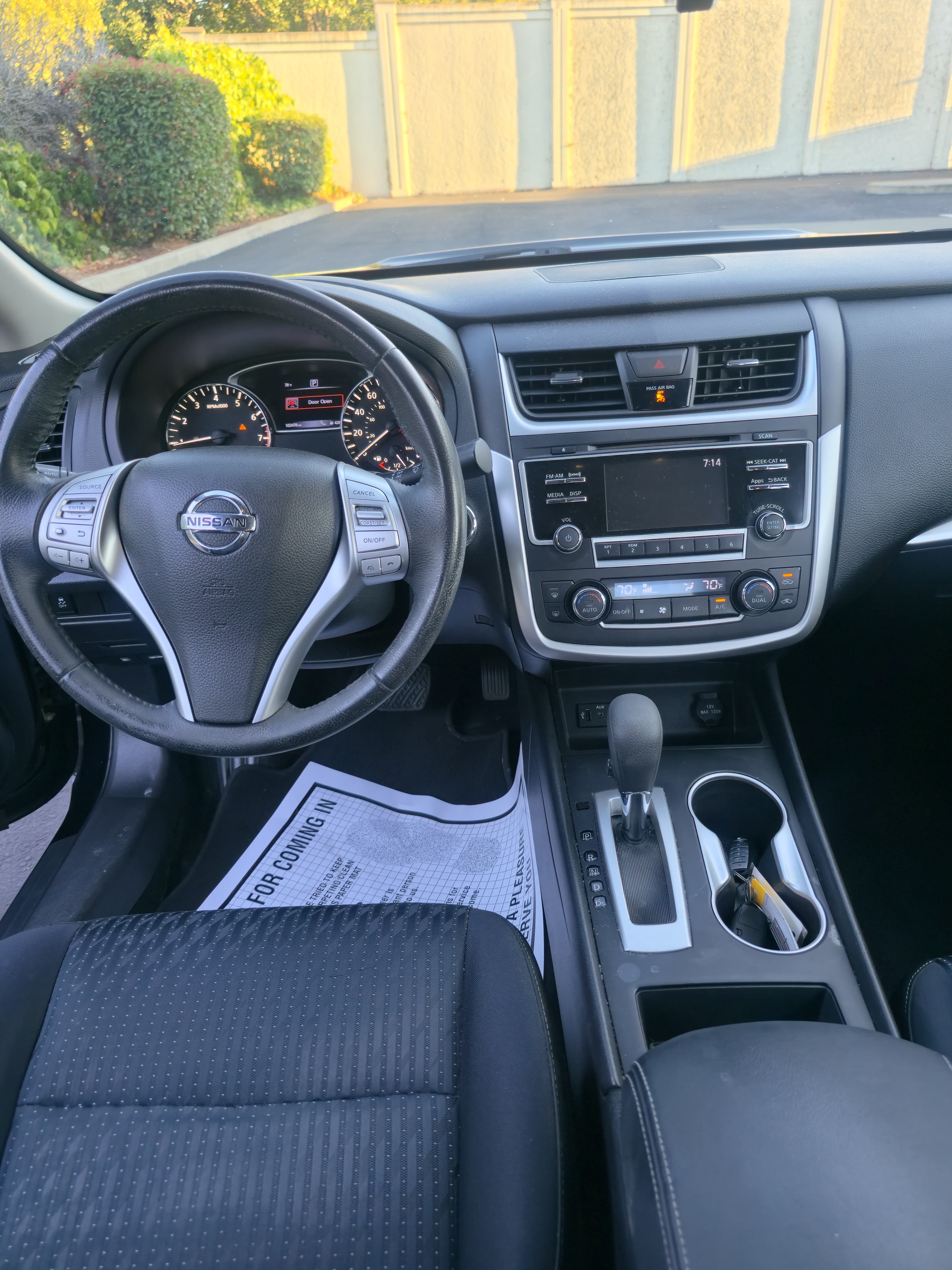 2016 Nissan Altima SV thumbnail 8