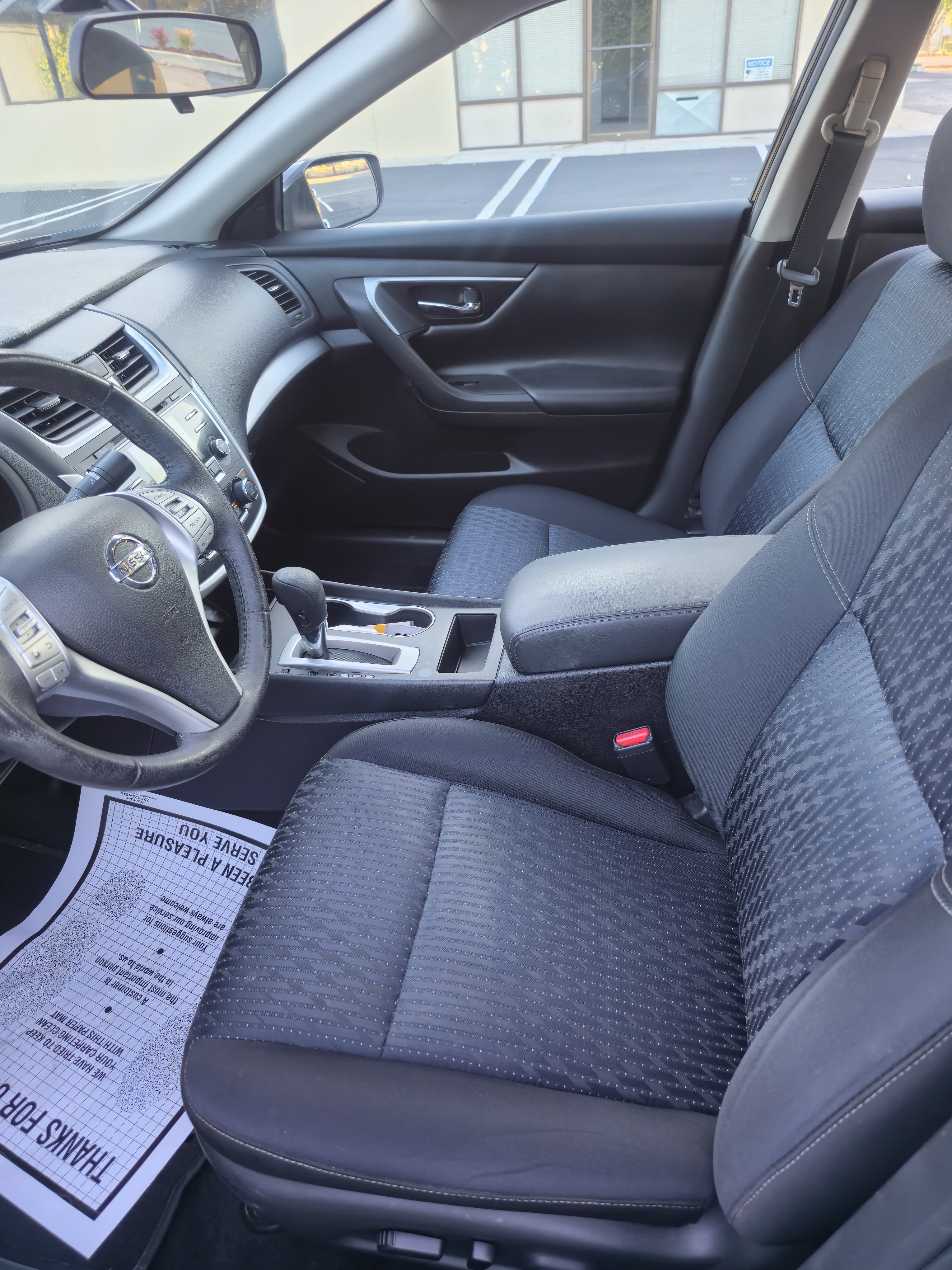 2016 Nissan Altima SV thumbnail 9