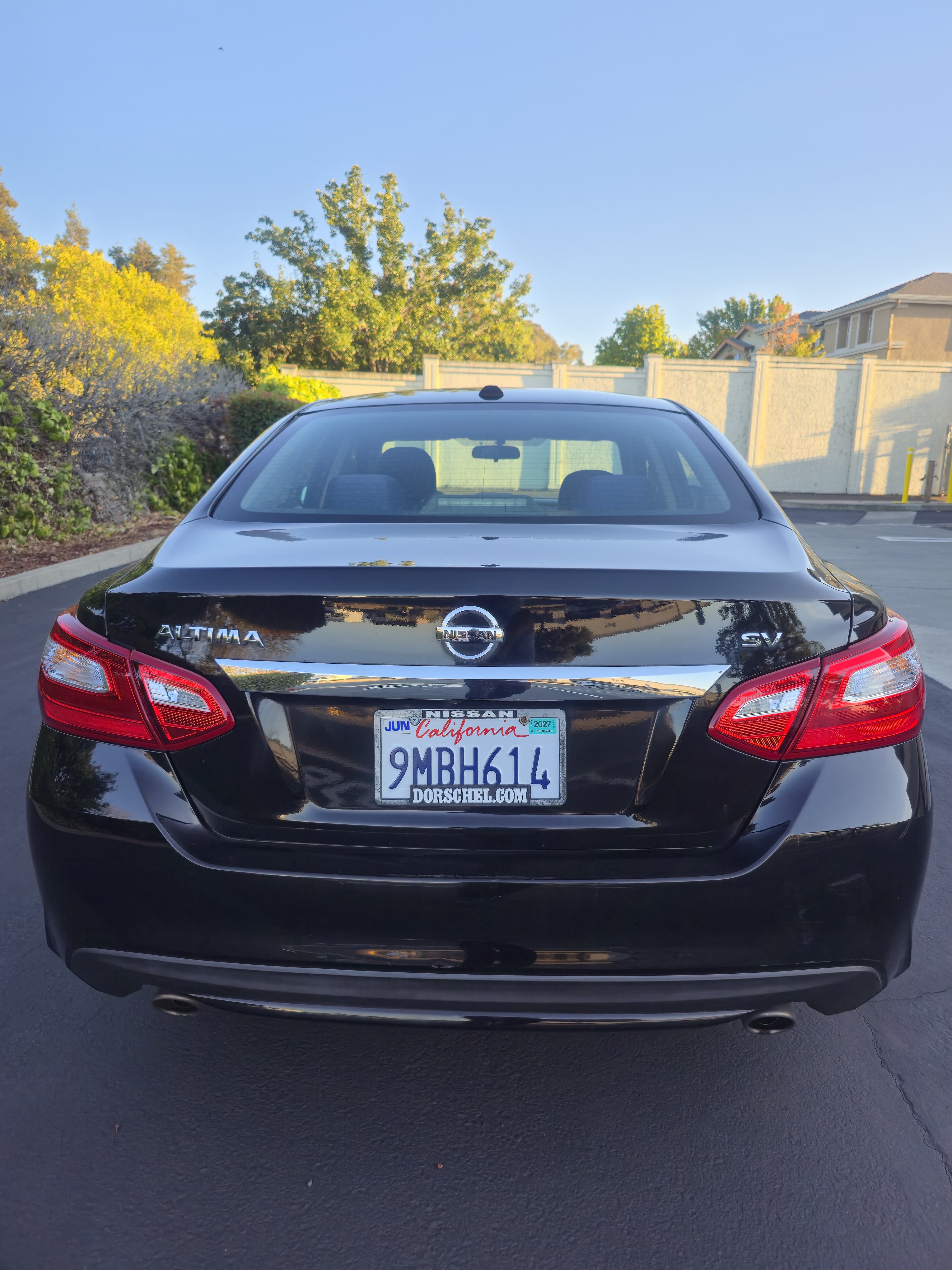 2016 Nissan Altima SV thumbnail 4