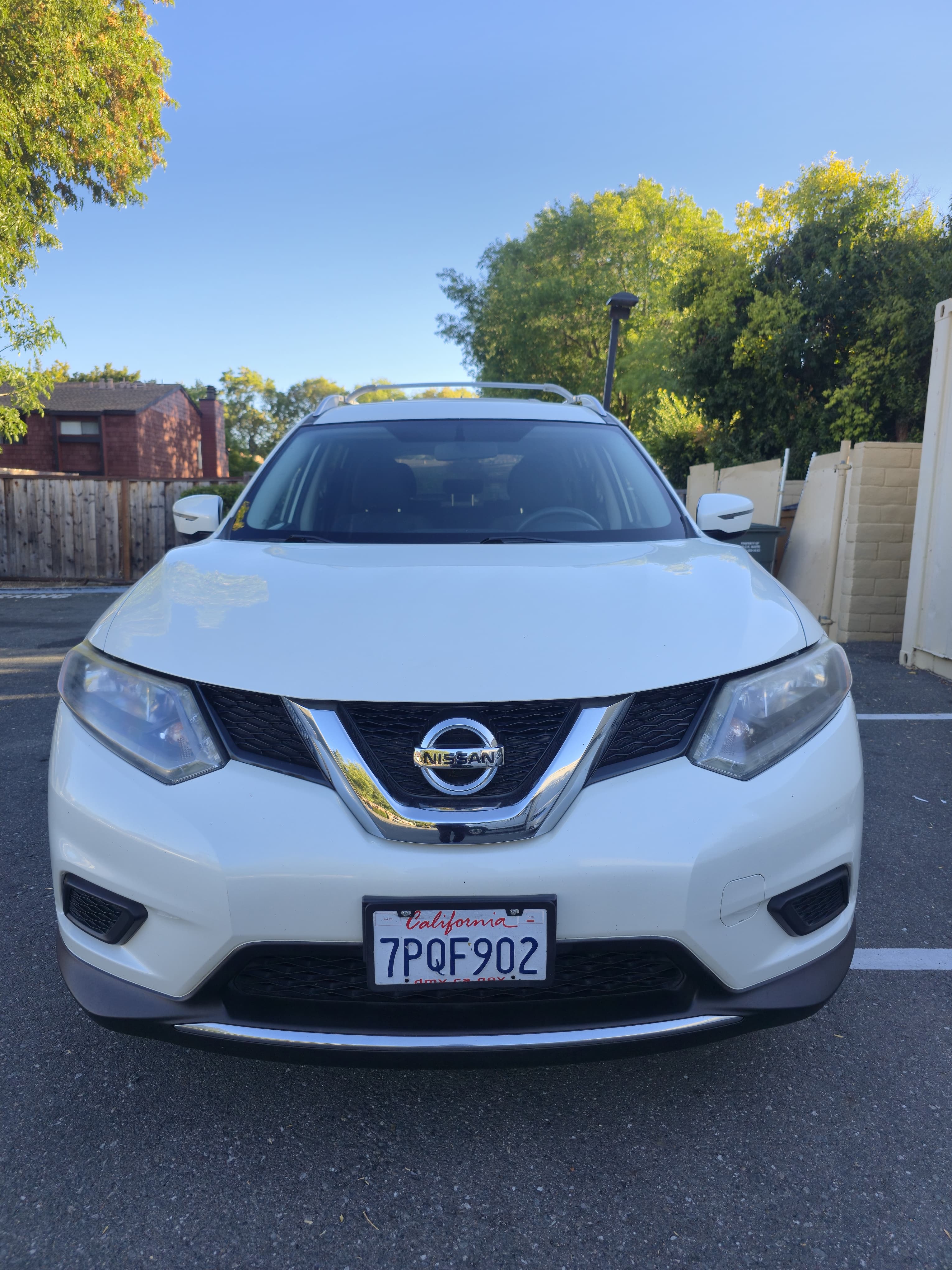 2016 Nissan Rogue SV image 1
