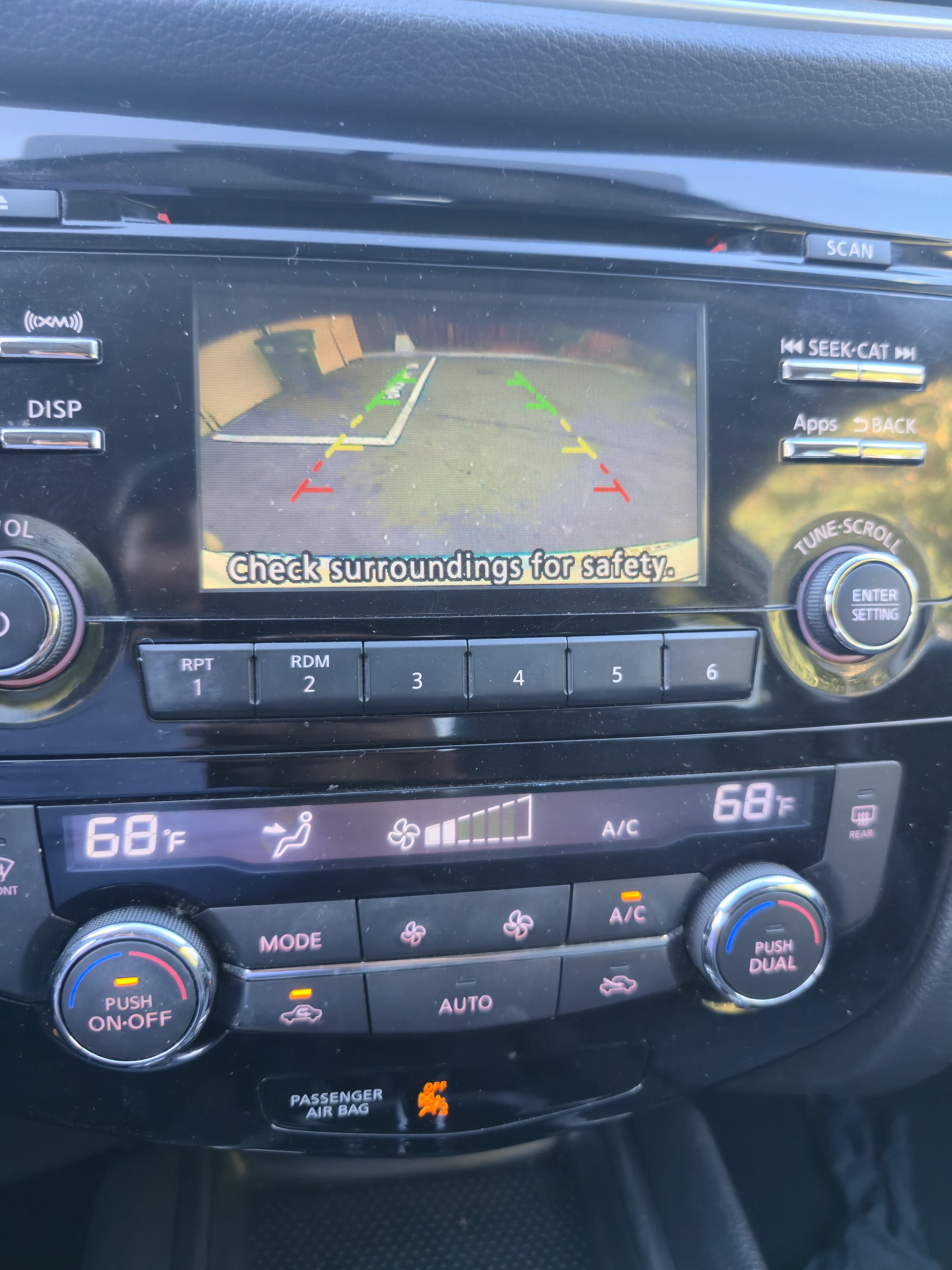 2016 Nissan Rogue SV thumbnail 11