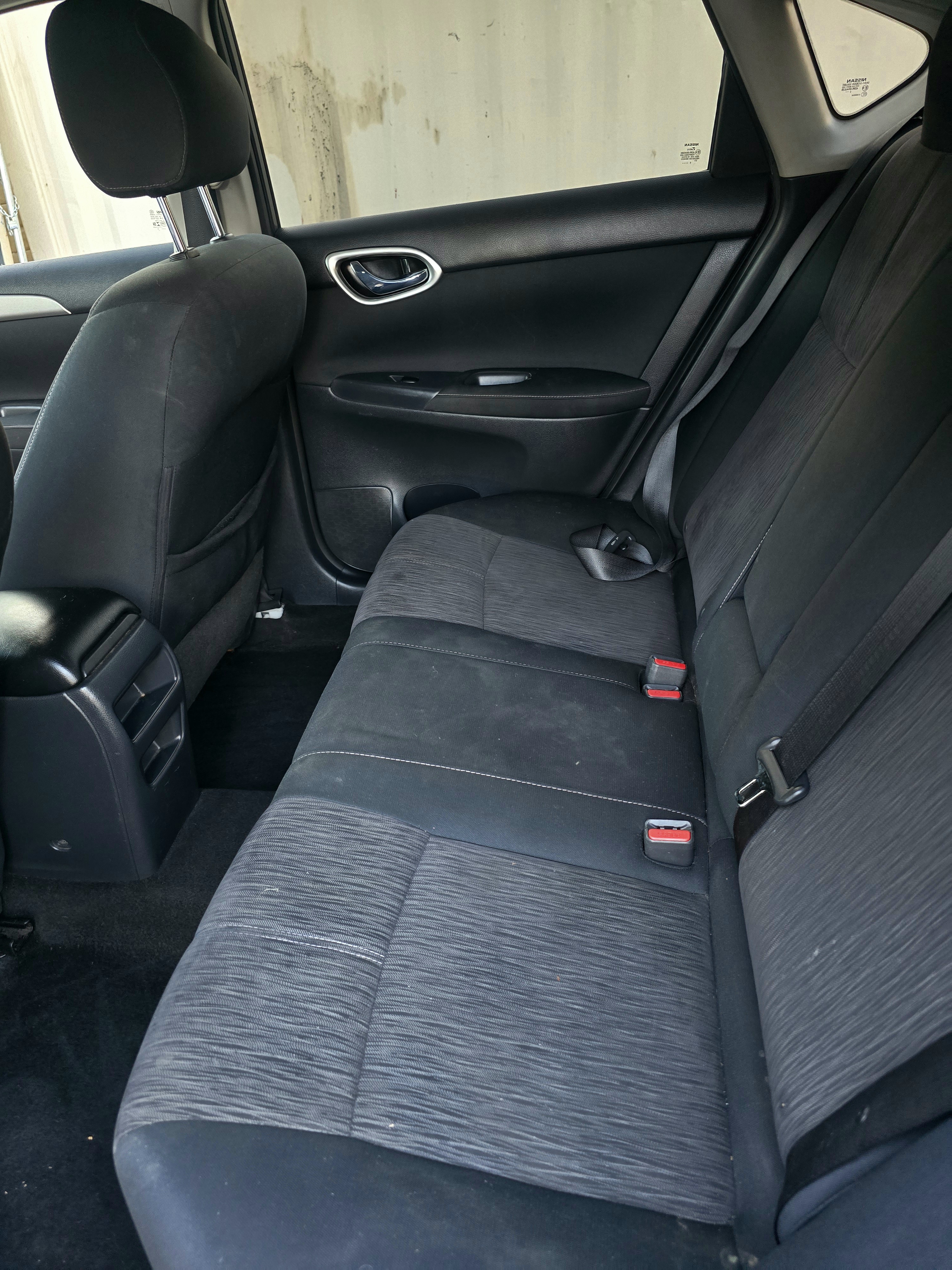 2015 Nissan Sentra SV thumbnail 10