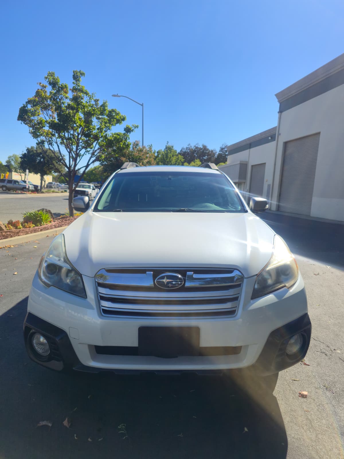 2014 Subaru Outback 2.5i Limited image 1