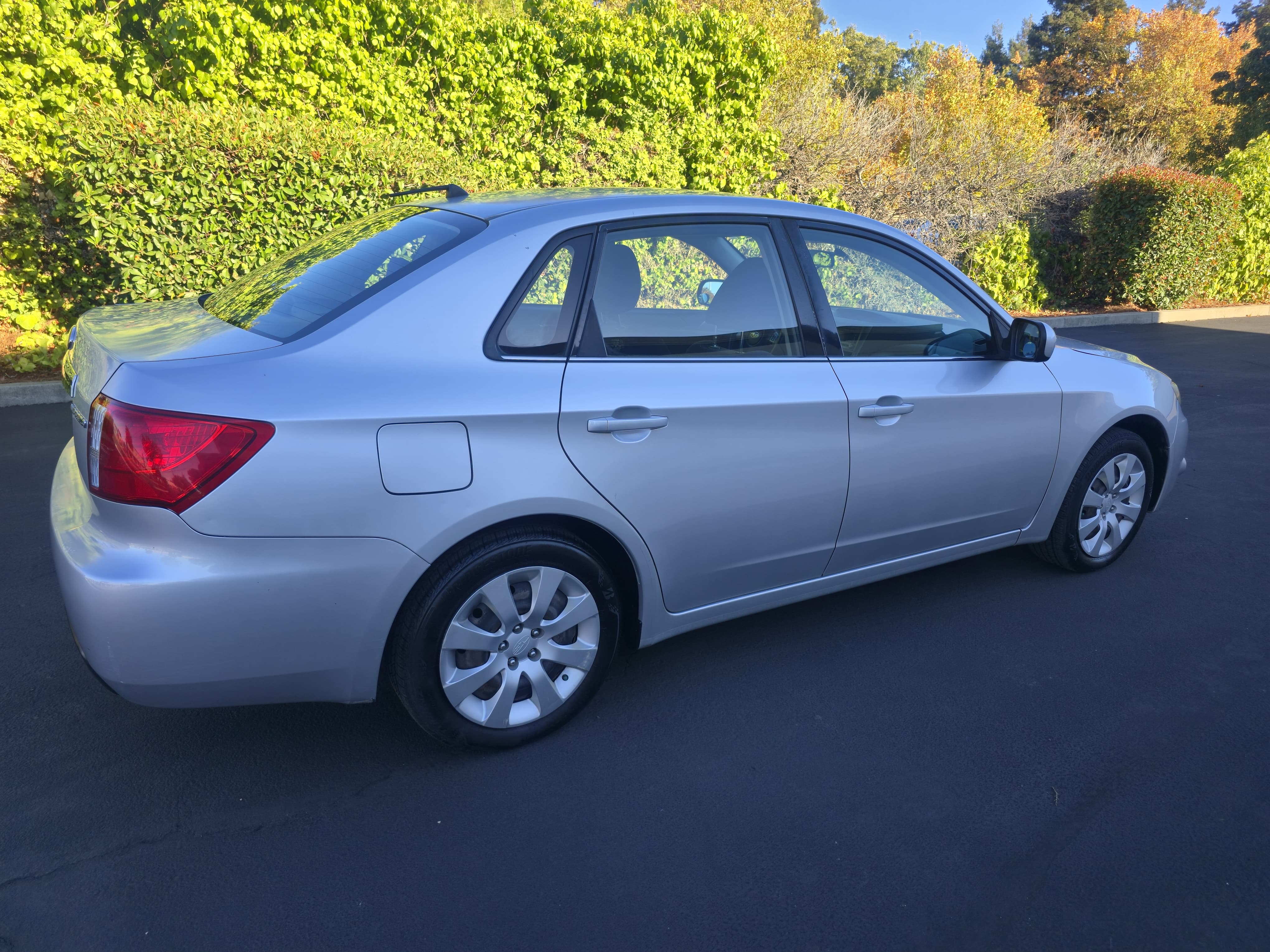 2011 Subaru Impreza 2.5i thumbnail 6