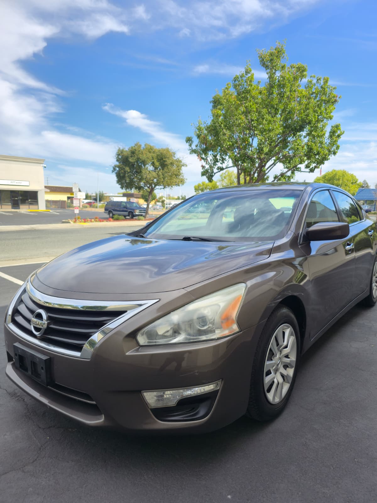 2015 Nissan Altima S thumbnail 2