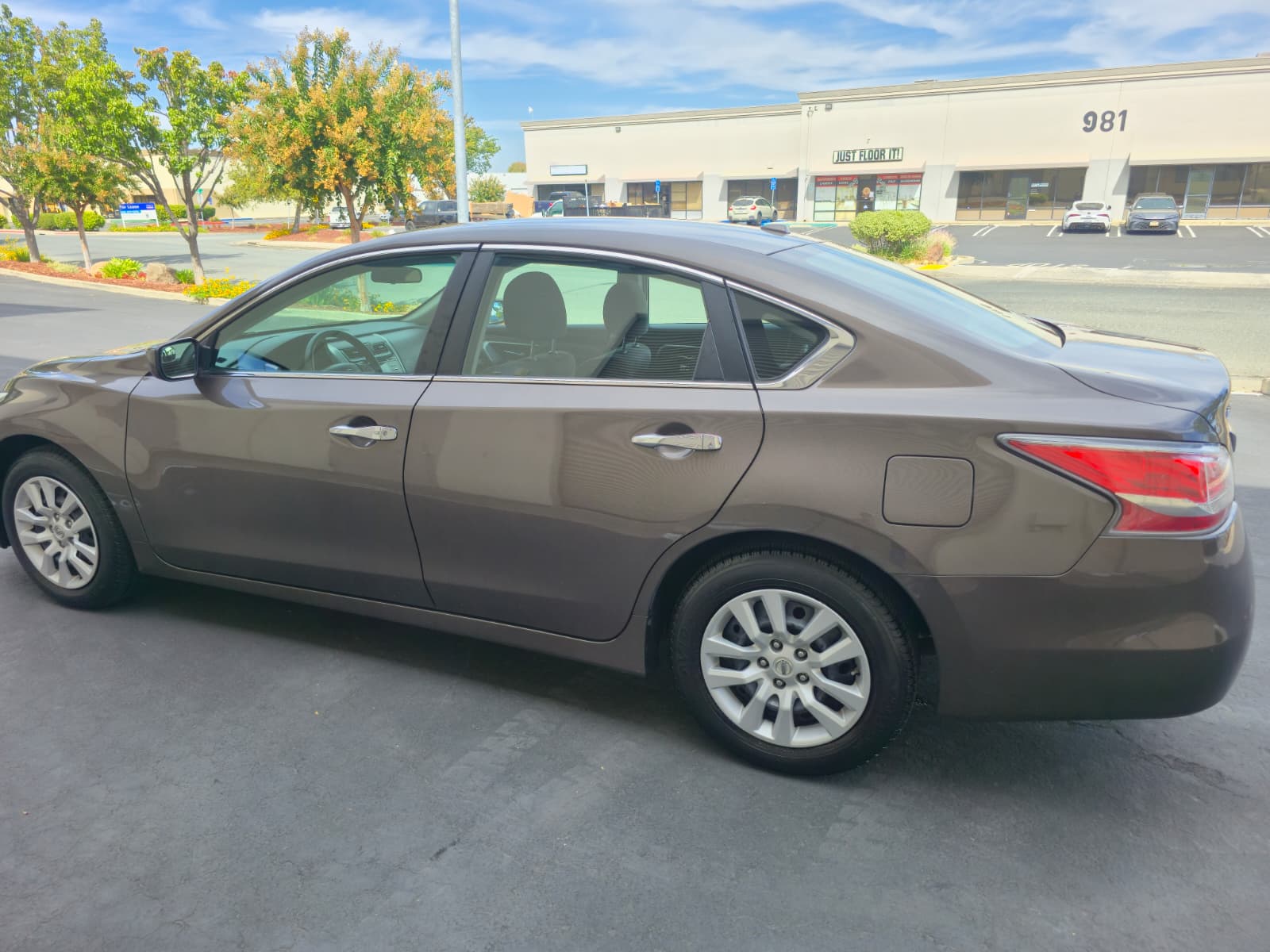 2015 Nissan Altima S thumbnail 6